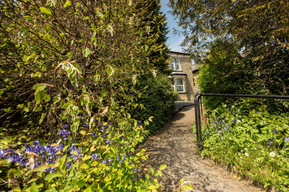 Large Holiday cottage in Buxton, Peak District Sleeps 14 Dogs welcome