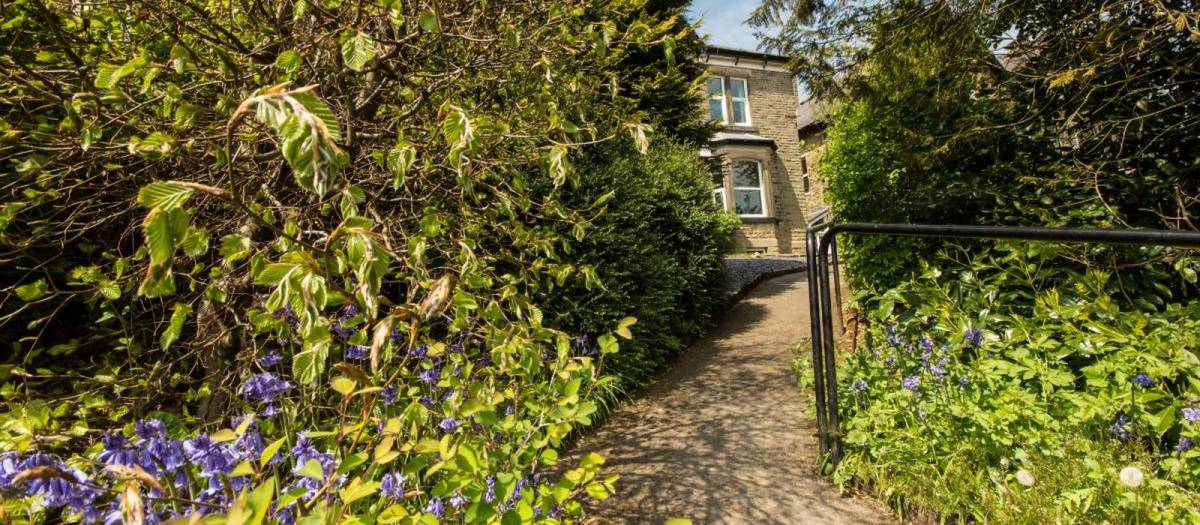 Large Holiday cottage in Buxton, Peak District Sleeps 14 Dogs welcome